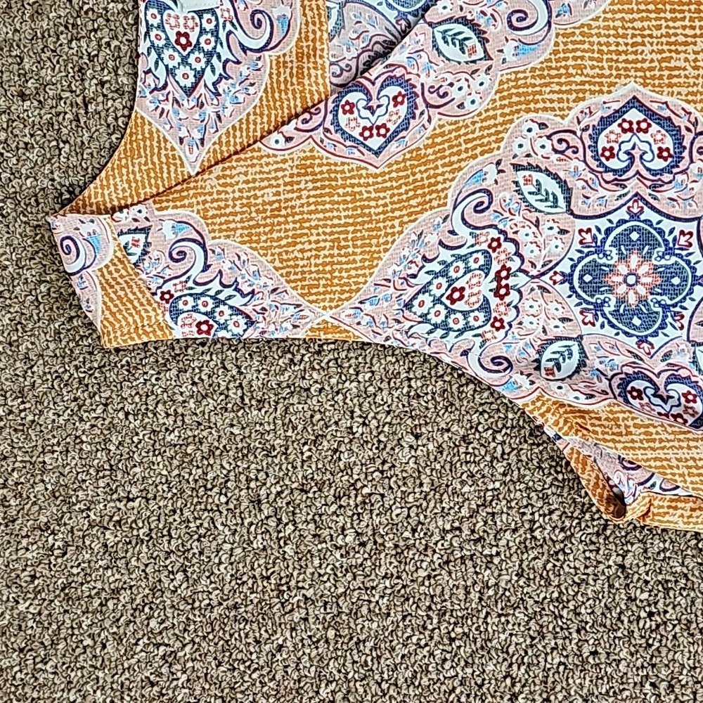 Top - Picture 5 of 16
